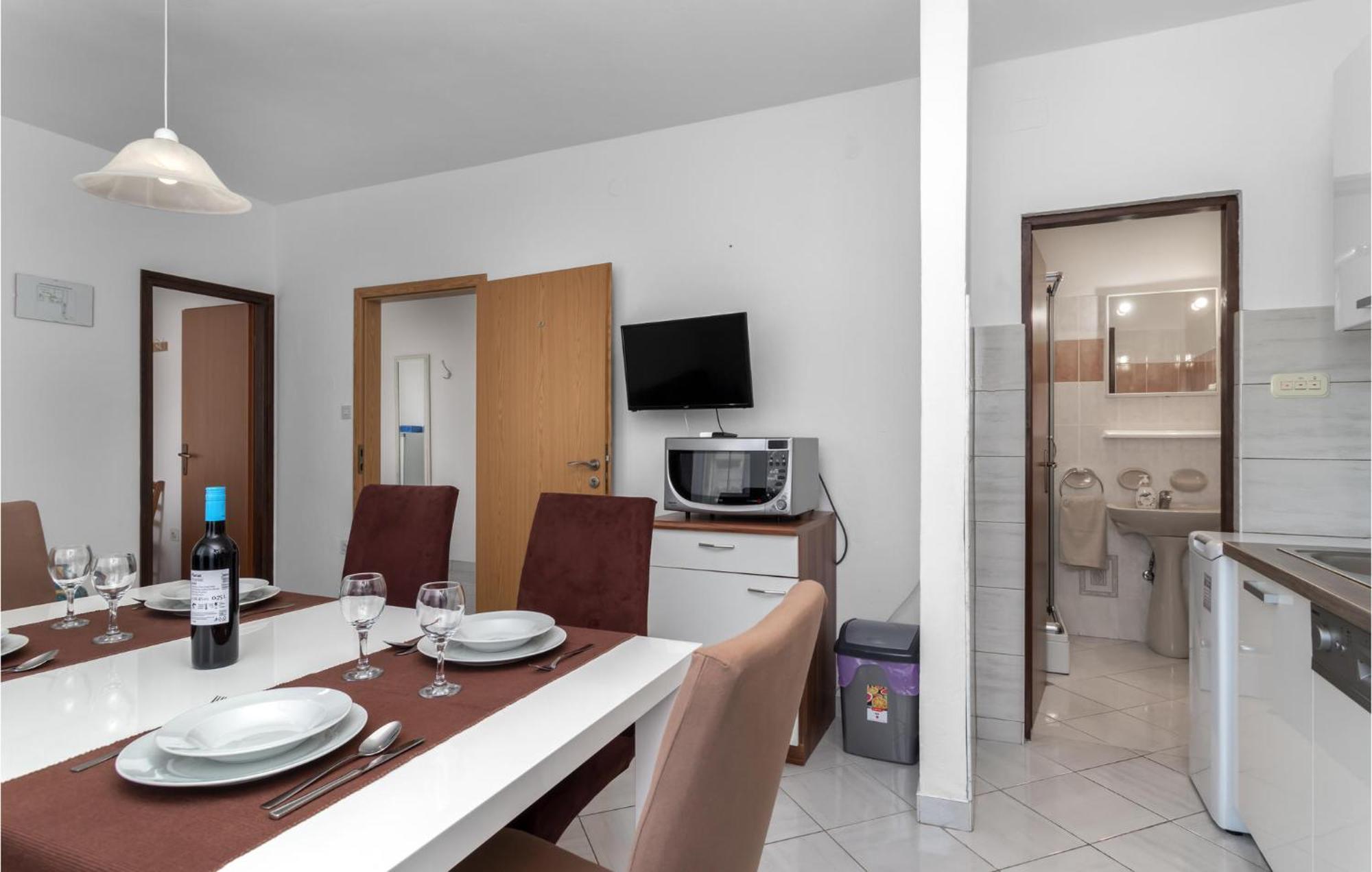 Nice Apartment In Jadranovo With Wifi Eksteriør billede